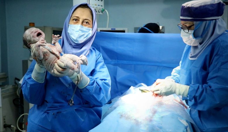 دکتر فروزنده فارغ پور متخصص و جراح زنان